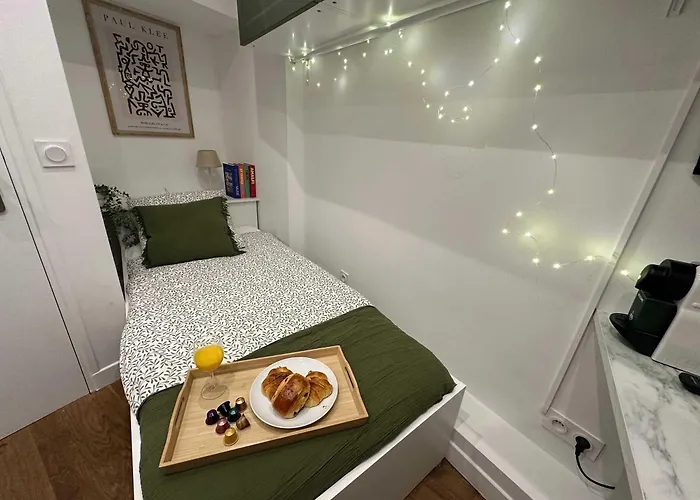 326 New Hugo - Tiny Center