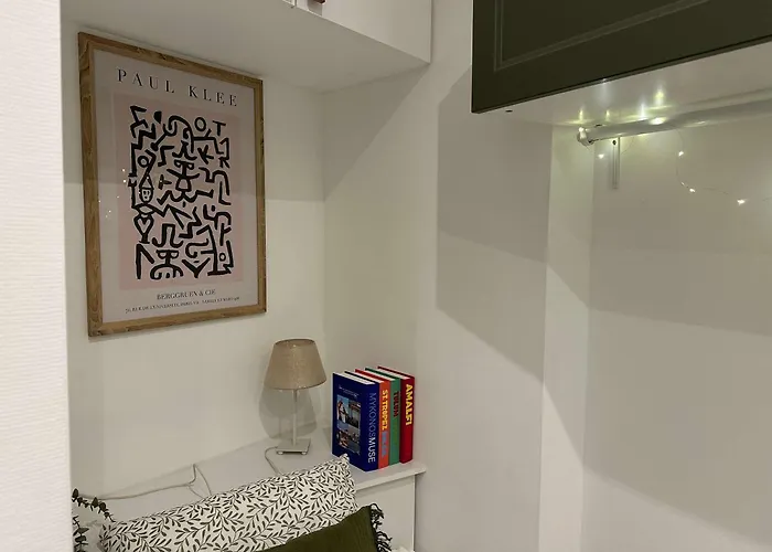 326 New Hugo - Tiny Center